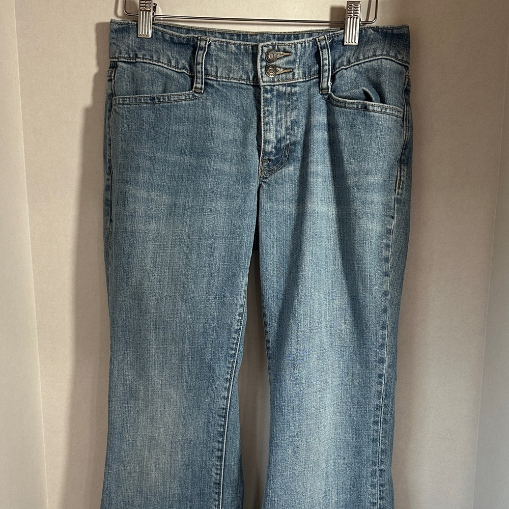 Gap curvy lightwash blue jeans size 4